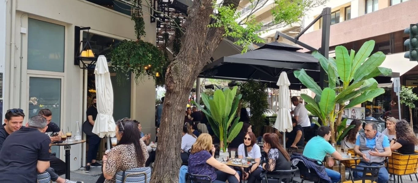 Σενάριο για νέο «κλείδωμα» πολιτών εν μέσω καλοκαιριού - Εντατικοί έλεγχοι σε πλατείες